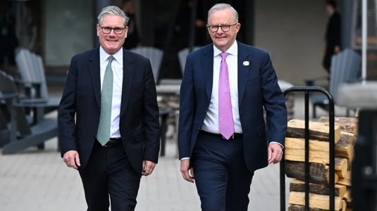 ¿Qué es AUKUS, la alianza de defensa entre EE.UU., R. Unido y Australia que Trump revisa?