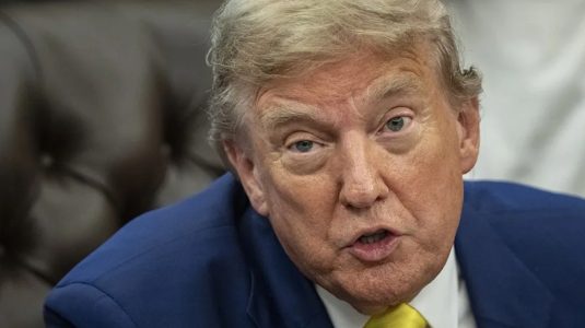 Trump afirma que todavía no ha tomado una decisión sobre atacar a Irán