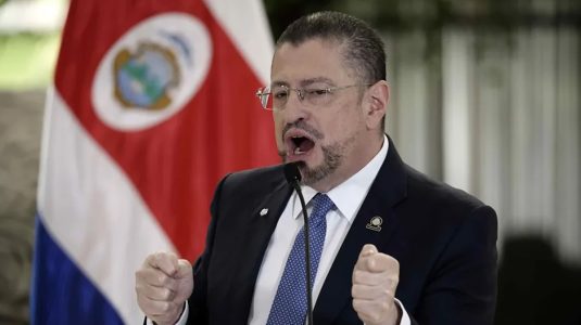 El presidente de Costa Rica, Rodrigo Chaves, dice que la acusación penal en su contra es «absurda»