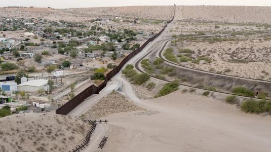 El cruce de inmigrantes en la frontera de EE.UU. con México baja a mínimos históricos en junio