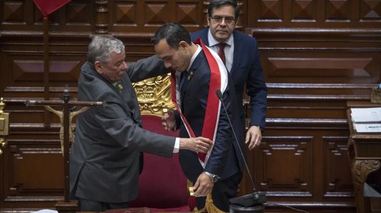 Quién es José Jerí, el inesperado nuevo presidente de Perú
