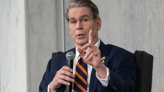 Estados Unidos comienza a comprar pesos para facilitar la liquidez en dólares de Argentina