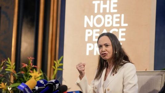 El grupo de rescate de EE.UU. que evacuó a Machado de Venezuela niega que Trump lo contratara