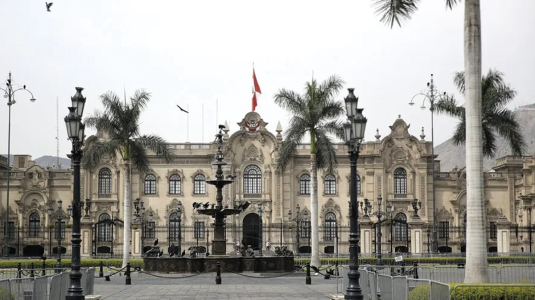 Dos congresistas de derecha y dos de izquierda buscan la Presidencia de Perú tras la censura a José Jerí