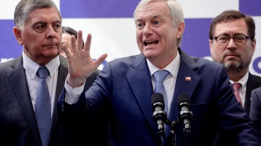 Kast pone fin al proceso de transición con Boric en Chile tras la polémica por el proyecto del cable chino