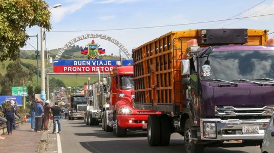 Petro ordena a su embajadora en Ecuador «venir de inmediato» a Colombia tras aumento de los aranceles