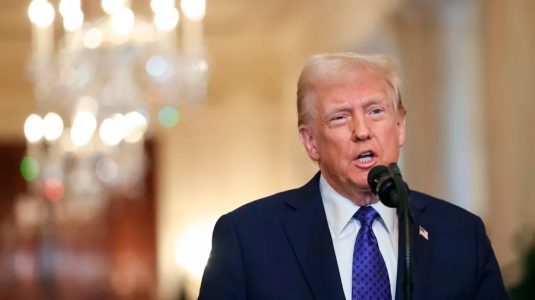 Trump critica la gestión de Irán en el estrecho de Ormuz y lanza una advertencia por los supuestos cobros a barcos petroleros