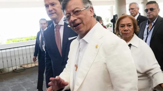 Petro dice estar listo para empezar la transición de Gobierno con De la Espriella