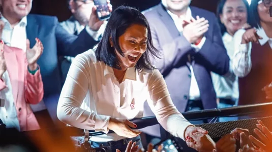 El Gobierno de Perú inicia la transferencia de gestión a Keiko Fujimori tras la declaración de los resultados