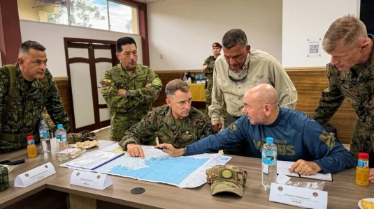 Las fuerzas militares de Estados Unidos, Colombia y Ecuador preparan una ofensiva contra los narcos en la frontera