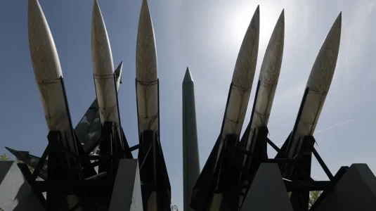 Corea del Norte lanza al menos un misil balístico hacia el mar de Japón tras criticas a Tokio