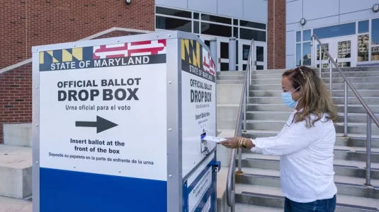 El Supremo suspende fallo que bloqueaba la orden de Trump para limitar el voto por correo