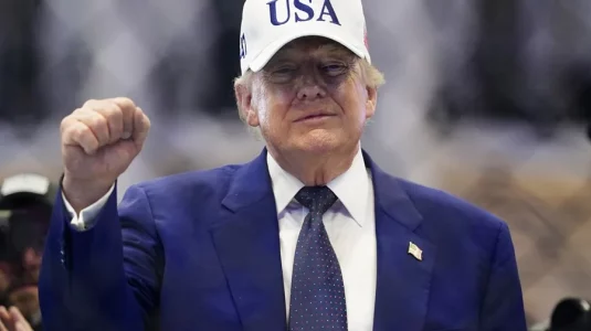 Trump dice que los sondeos muestran que es «seis veces más popular» que Lincoln o Washington