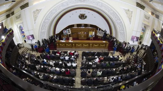 El Parlamento de Venezuela da luz verde a la reforma a la ley judicial acordada en el diálogo político
