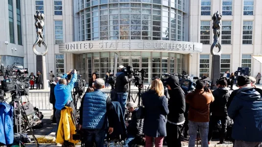 Demandan al Gobierno Trump por limitar la estadía de estudiantes y periodistas extranjeros