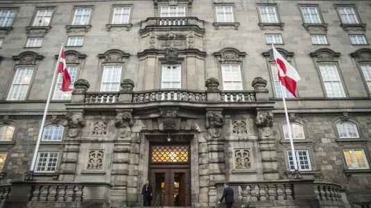 El Parlamento danés aprueba una compensación por anticonceptivos implantados a las groenlandesas