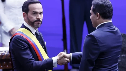 Un juez ordena a De la Espriella disculparse por vulnerar la neutralidad religiosa en su investidura