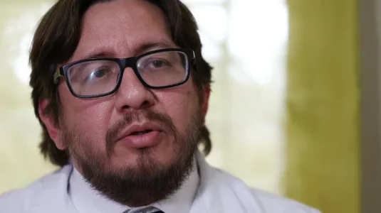 El partido opositor FMLN confirma a su candidato presidencial para las elecciones de 2027 en El Salvador