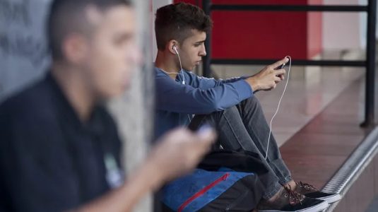 Jóvenes brasileños viran hacia candidatos alternativos